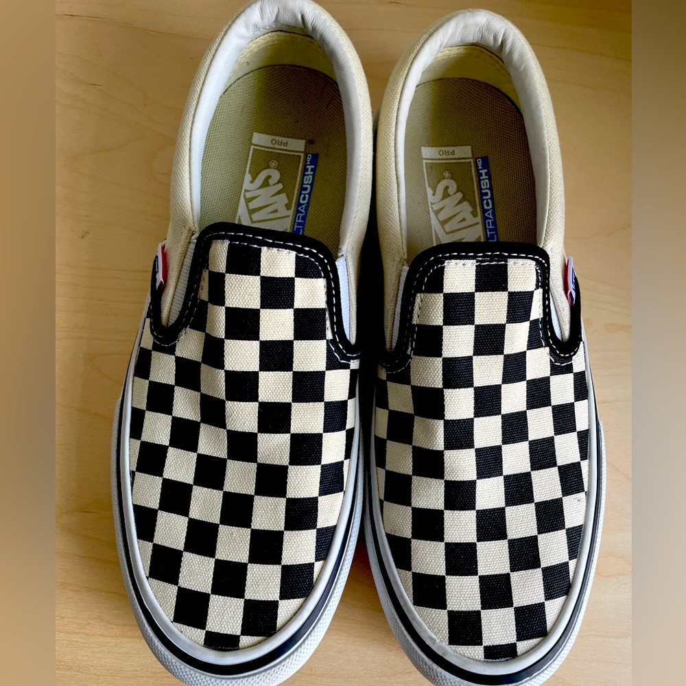 Vans Classic Checkerboard Canvas Slip-On sneakers. New.